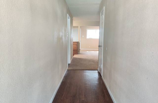 1003 Dyche Ln. Gallery 3