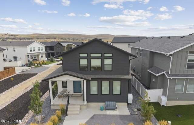 6860 Mountain Maple Drive Gallery 2