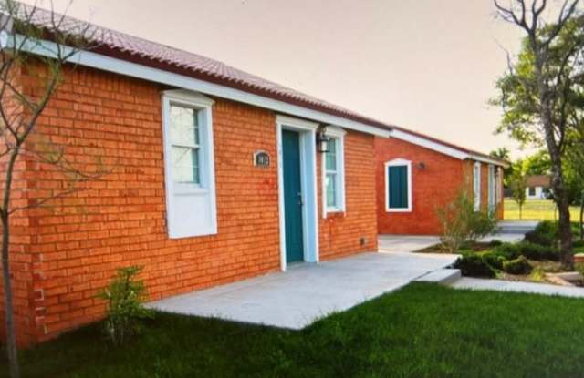 1013 NE Mustang Dr photos photos 1013 NE Mustang Dr photos photos