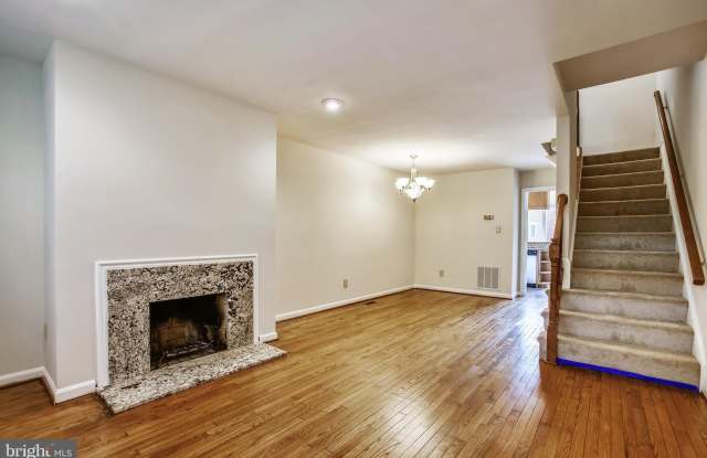 533 COLECROFT COURT Gallery 2