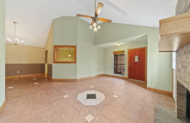 Broadmoor Drive - 1728 Gallery 2