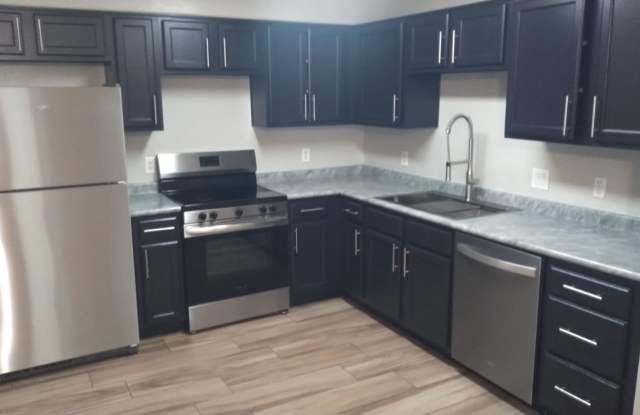 3 Bedroom 2.5 Bath with Single Car Private Garage photos photos