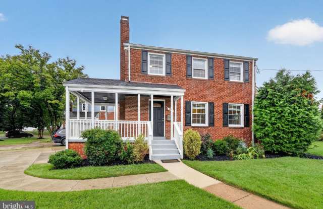 406 GILMOURE Drive Gallery 1
