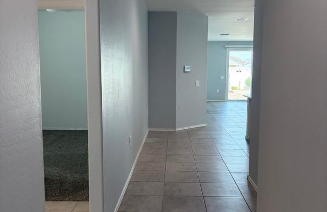 Move in by 10/15/2026- MOVE IN SPECIAL: 2 WEEKES OFF Rent  San Alvarez  m Gallery 3