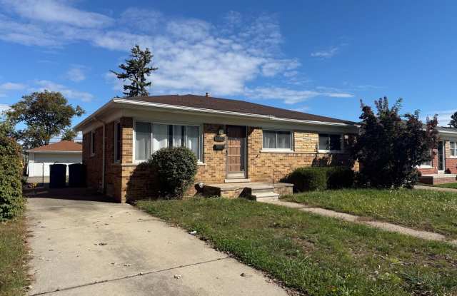 3 Bedroom Ranch/Full Basement - Warren Gallery 1