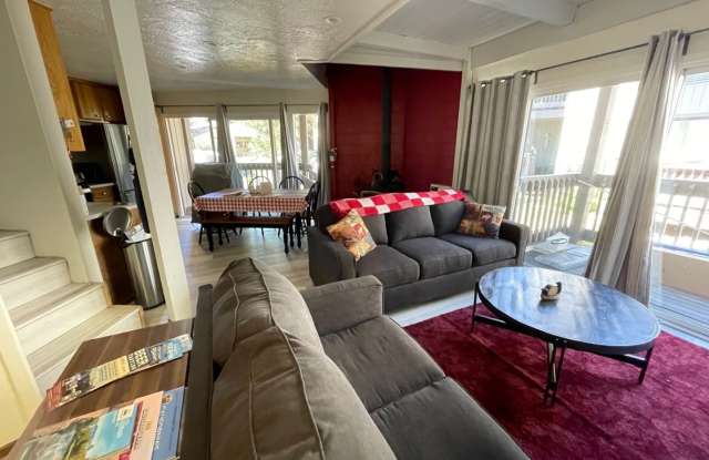 Seasonal Rental (May-July): Fully Furnished 2 Bedroom Condo with Loft and 2 Bathrooms photos photos