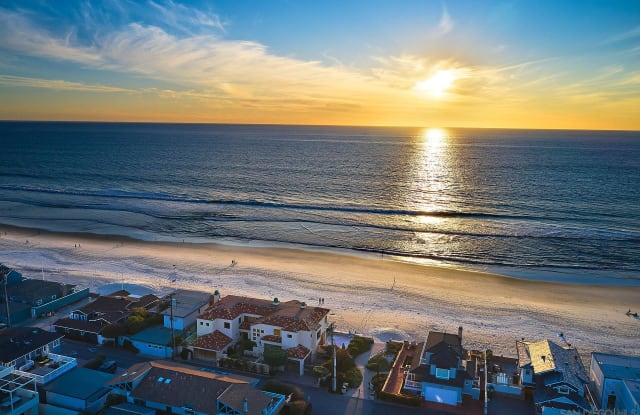 2318 Ocean Front - 2318 Ocean Front, Del Mar, CA 92014