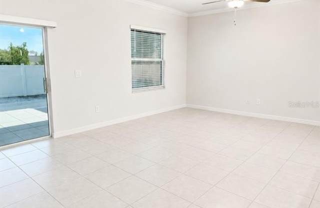 9094 GALLANTREE Place Gallery 4