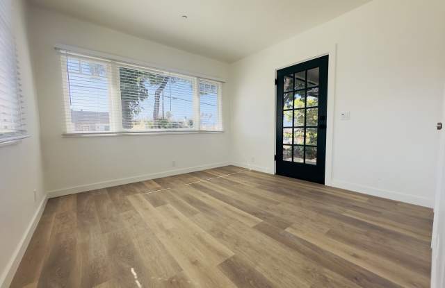 1319 Cacique Street - A Gallery 3