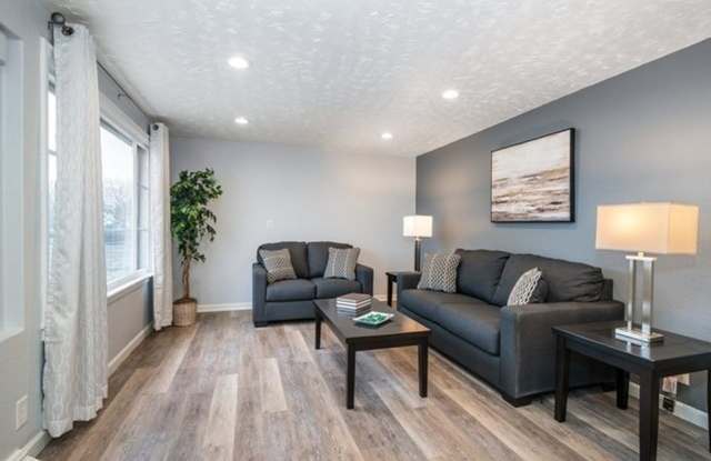 Cozy 3 Bed 2 Bath Updated Home! photos photos