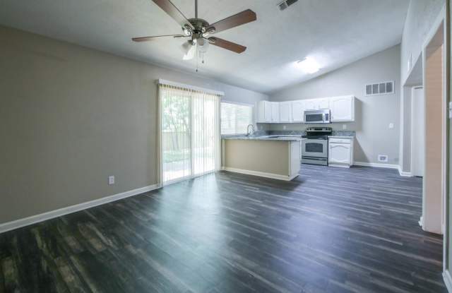 5014 Sandalwood Ln Gallery 3