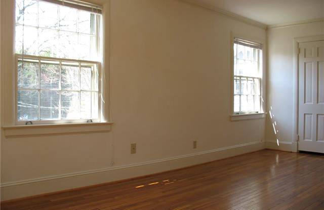 3043 Park Road Gallery 2