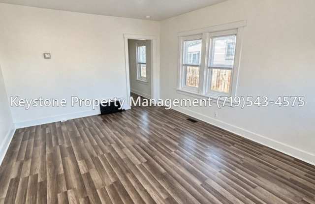 $400 OFF 1ST MONTH & APPLICATION REIMBURSED! Small Dog Allowed! 1 Bedroom/1 Bathroom/1 Car Garage for Storage $800/$800 Gallery 2