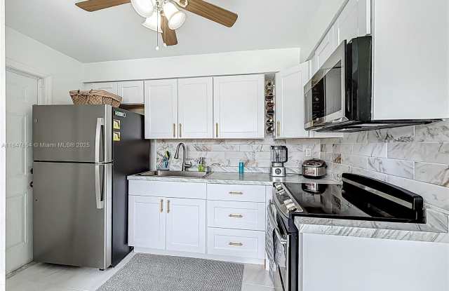 2223 Liberty St photos photos