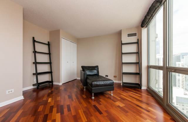 195 North Harbor Drive Gallery 3
