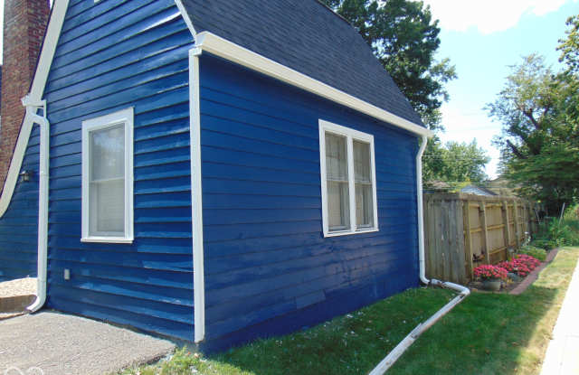 1132 N Hawthorne Lane Gallery 3