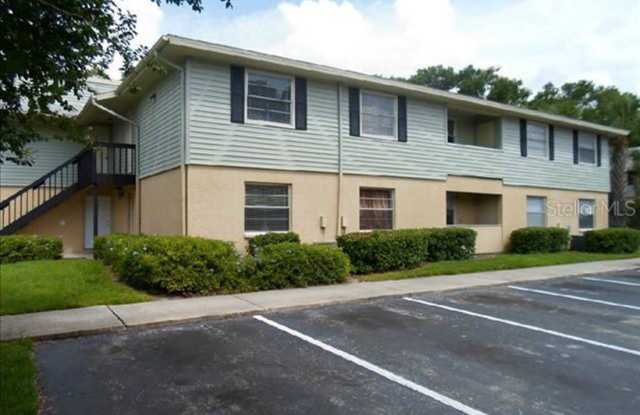 BRANDON: 2 Bed/2 Bath, 2nd Floor Condo - Gated Community - 221 Berry Tree Place, Brandon, FL 33510