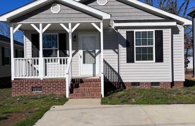 1605 Ervin Ln - 1605 Ervin Lane, Charlotte, NC 28134