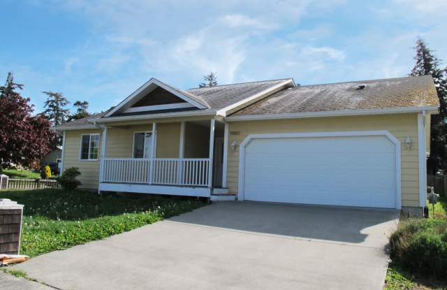 ***PENDING APPLICATION***Charming 3 bedroom home w/master suite! Pets Negotiable! - 1960 Southwest Rosario Place, Island County, WA 98277