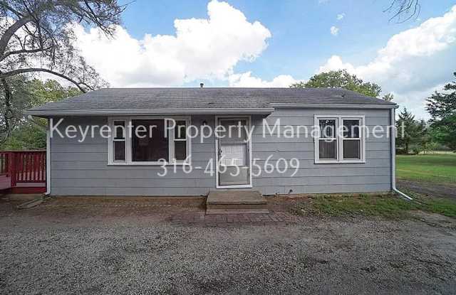 Cute 2 bedroom house on large lot with easy highway access! photos photos Cute 2 bedroom house on large lot with easy highway access! photos photos