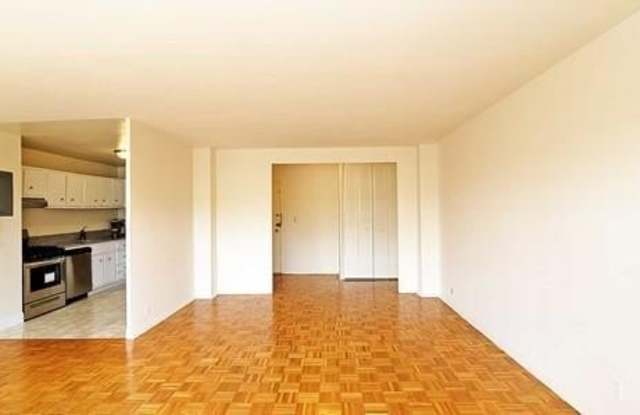 2348 Linwood Avenue Gallery 4