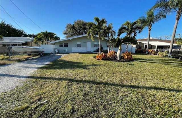 6537 PINES PW - 6537 Pines Parkway, Hollywood, FL 33023