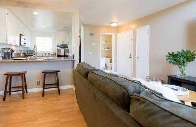 725 EASTSHORE TERRACE Gallery 4