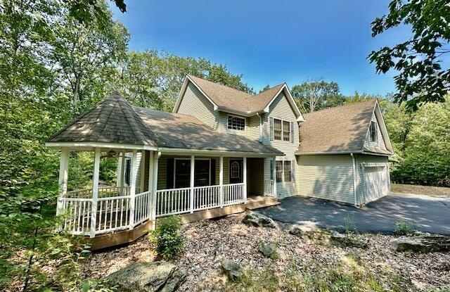 801 Long Ridge Court - 801 Longridge Court, Hemlock Farms, PA 18428