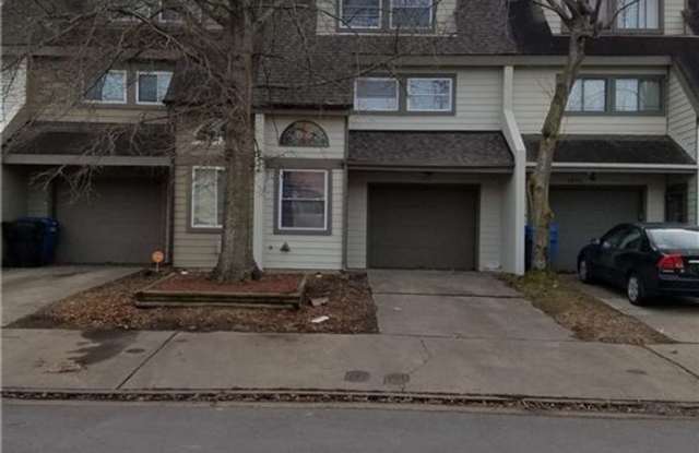 Three story townhouse in centrally located Chimney Hill neighborhood photos photos