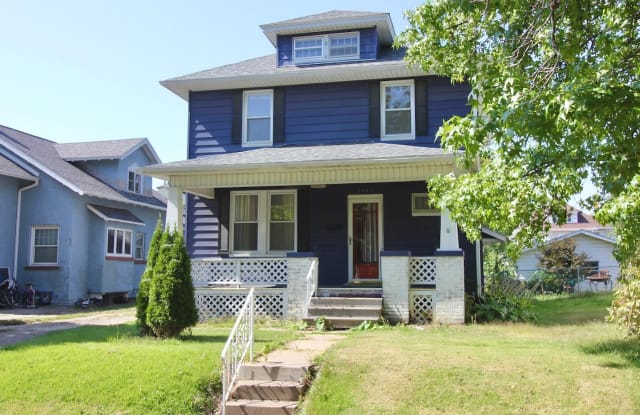 1441 10TH Street - 1441 10th Street, Moline, IL 61265
