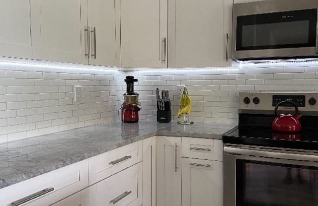 19940 NW 10 SREET - 19940 Northwest 10th Street, Pembroke Pines, FL 33029