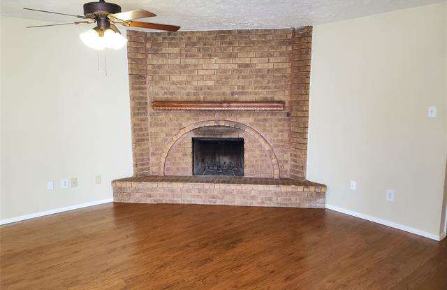 6816 Glenwood Drive Gallery 3