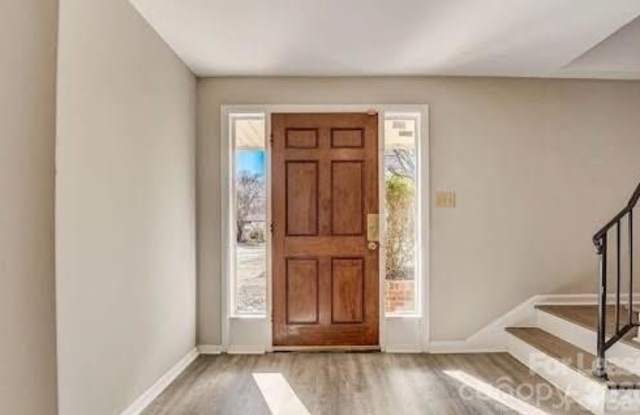 5707 Snow White Lane Gallery 2