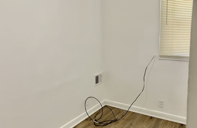 46 Main St Gallery 4