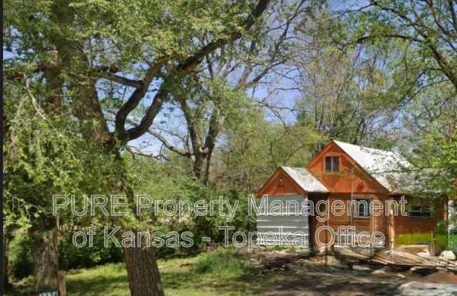 2324 SE Michigan - 2324 Southeast Michigan Avenue, Topeka, KS 66605