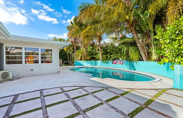 Single Family home on quiet street steps from the Intracoastal and Dining photos photos