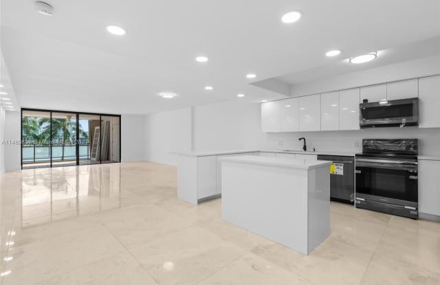 2300 Diana Dr - 2300 Diana Drive, Hallandale Beach, FL 33009