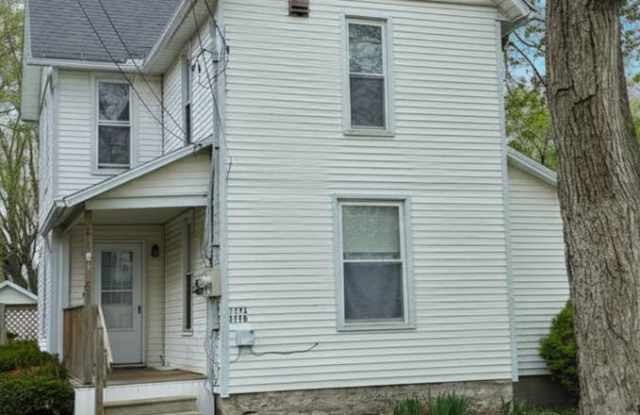 Lower 3 Bedroom 2 Bath Duplex in BG photos photos