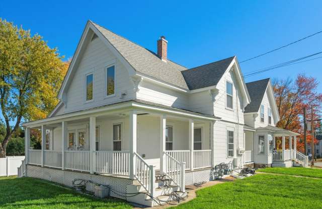 378 S Mammoth Rd, Unit #2 Manchester, NH 03109 - 378 South Mammoth Road, Manchester, NH 03109