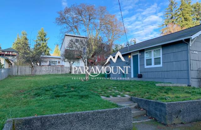 Completely Remodeled Modern 1 Bed 1 Bath! Water/Sewer Included! - 11040 Northeast West Kingston Road, Kingston, WA 98346