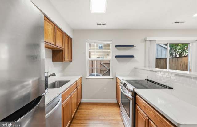 15711 AMBIANCE Drive Gallery 2