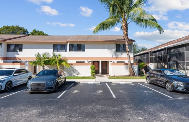 4225 SW 71st Way - 4225 Southwest 71st Terrace, Davie, FL 33314