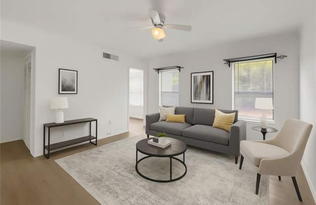 2510 Huntingdon Chase photos photos