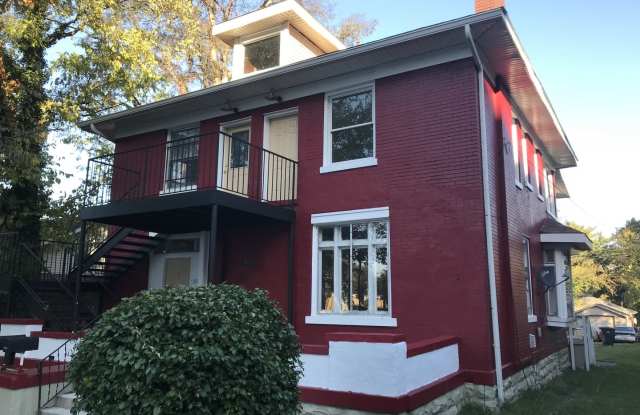 3 Bedroom 2 Bath in Triplex photos photos