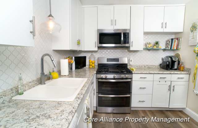 22109 Burbank Boulevard - 2 photos photos