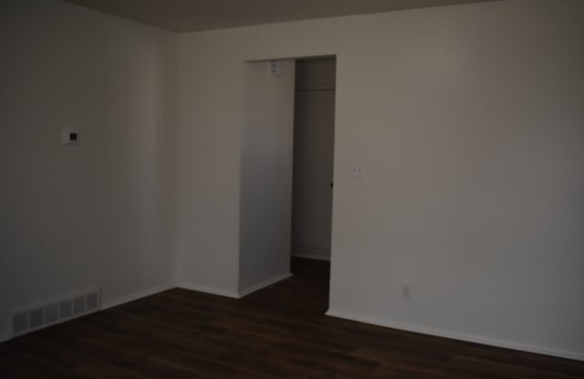 8090 So. 650 E. Gallery 4