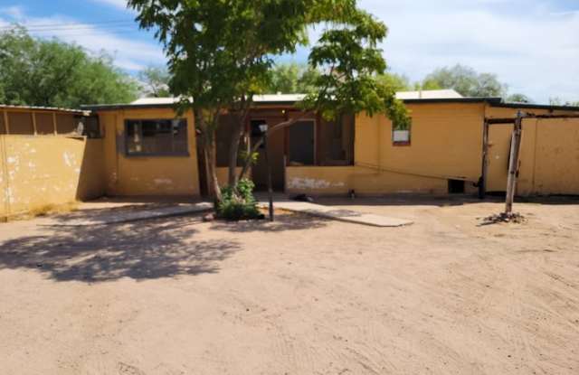 461 West Thurber Road - 461 West Thurber Road, Tucson, AZ 85705