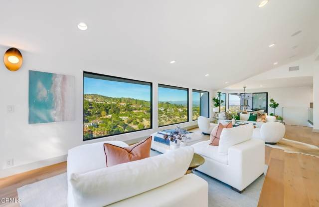 3551 Glenridge Drive Gallery 4