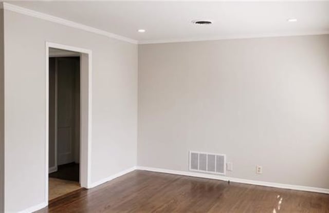 2309 FENWICK Drive Gallery 3