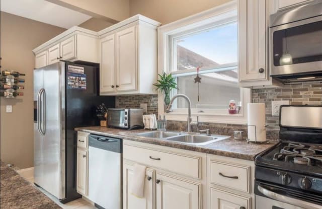 1119 Somerset Lane - 1119 Somerset Lane, Fort Wayne, IN 46805